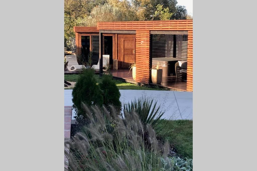 Orchardhouse Farmhouse, Wellness Chrast  Exteriör bild